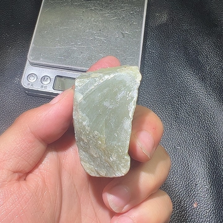 和田玉（糖玉）未镶嵌珠宝奇石