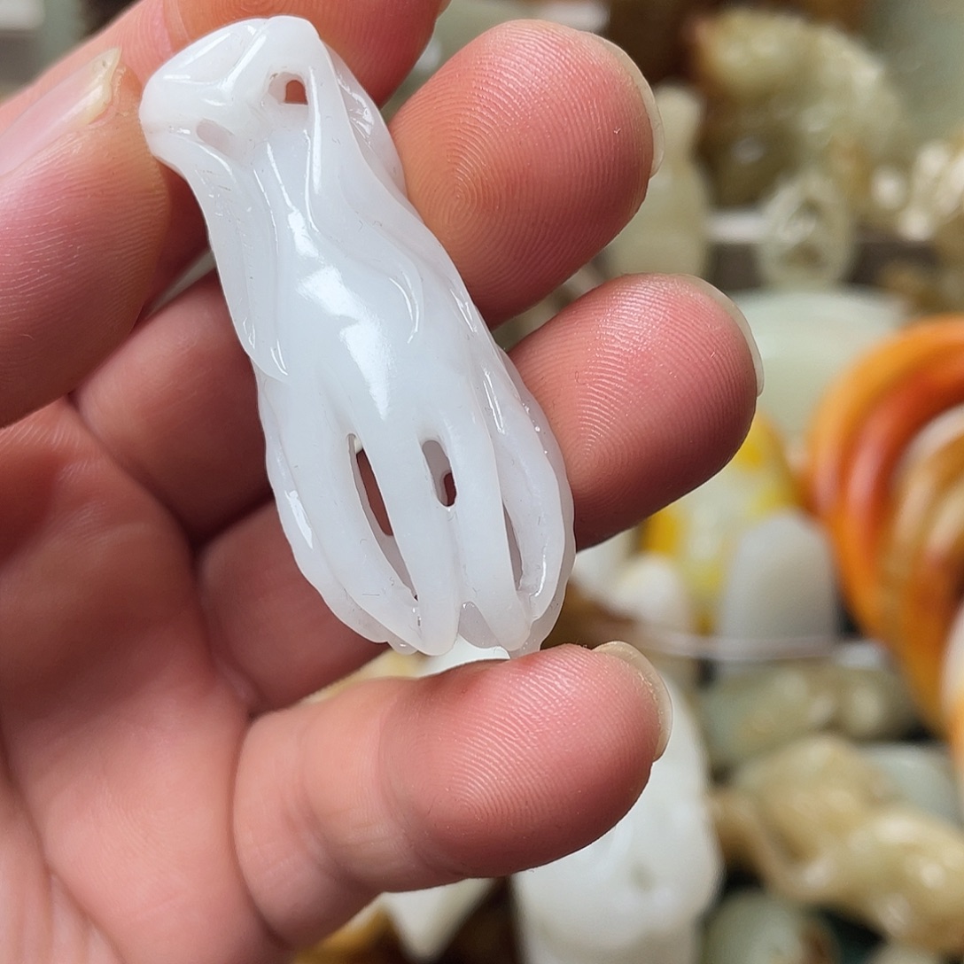 檐***子和田玉未镶嵌颈饰