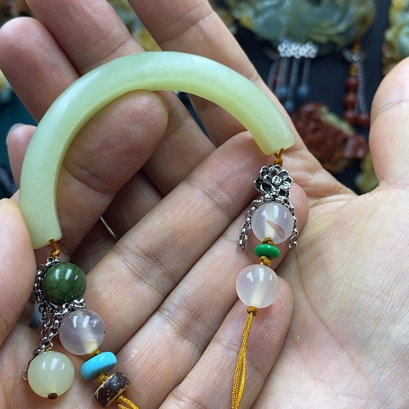 【闪购商品】蛇纹石玉未镶嵌手牌