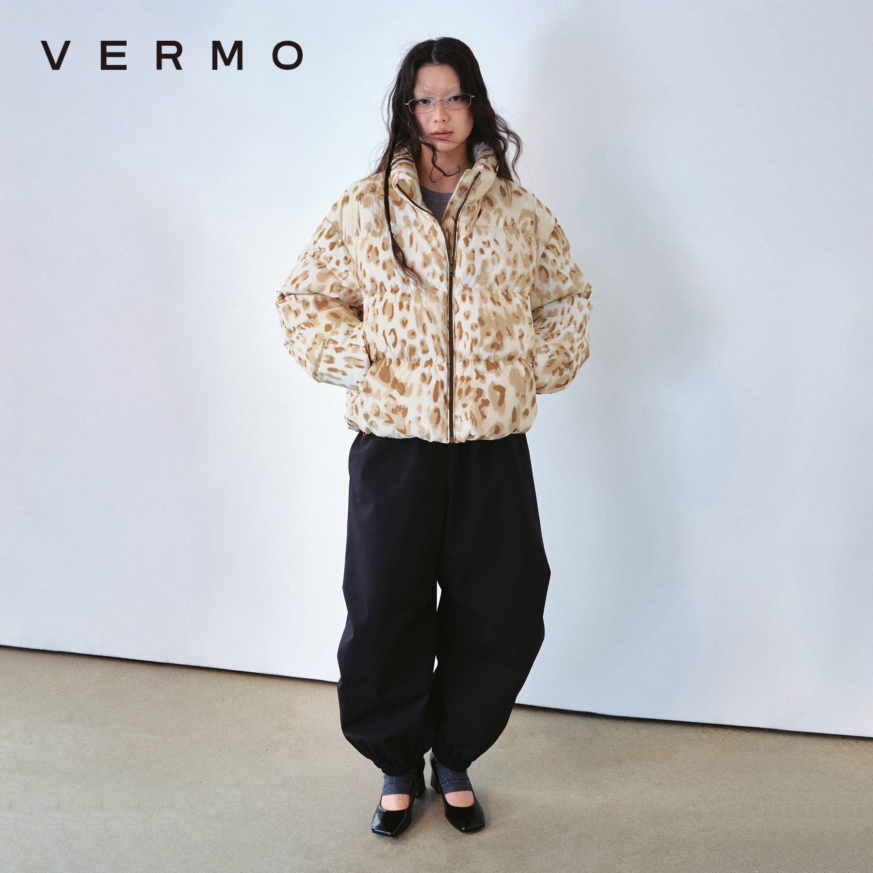 VERMO 蓬松轻盈保暖 豹纹印花立领羽绒服夹克外套 V9500