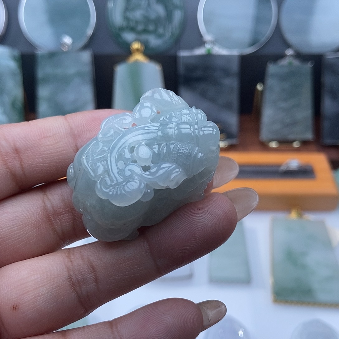 翡翠未镶嵌吊坠(不含链)