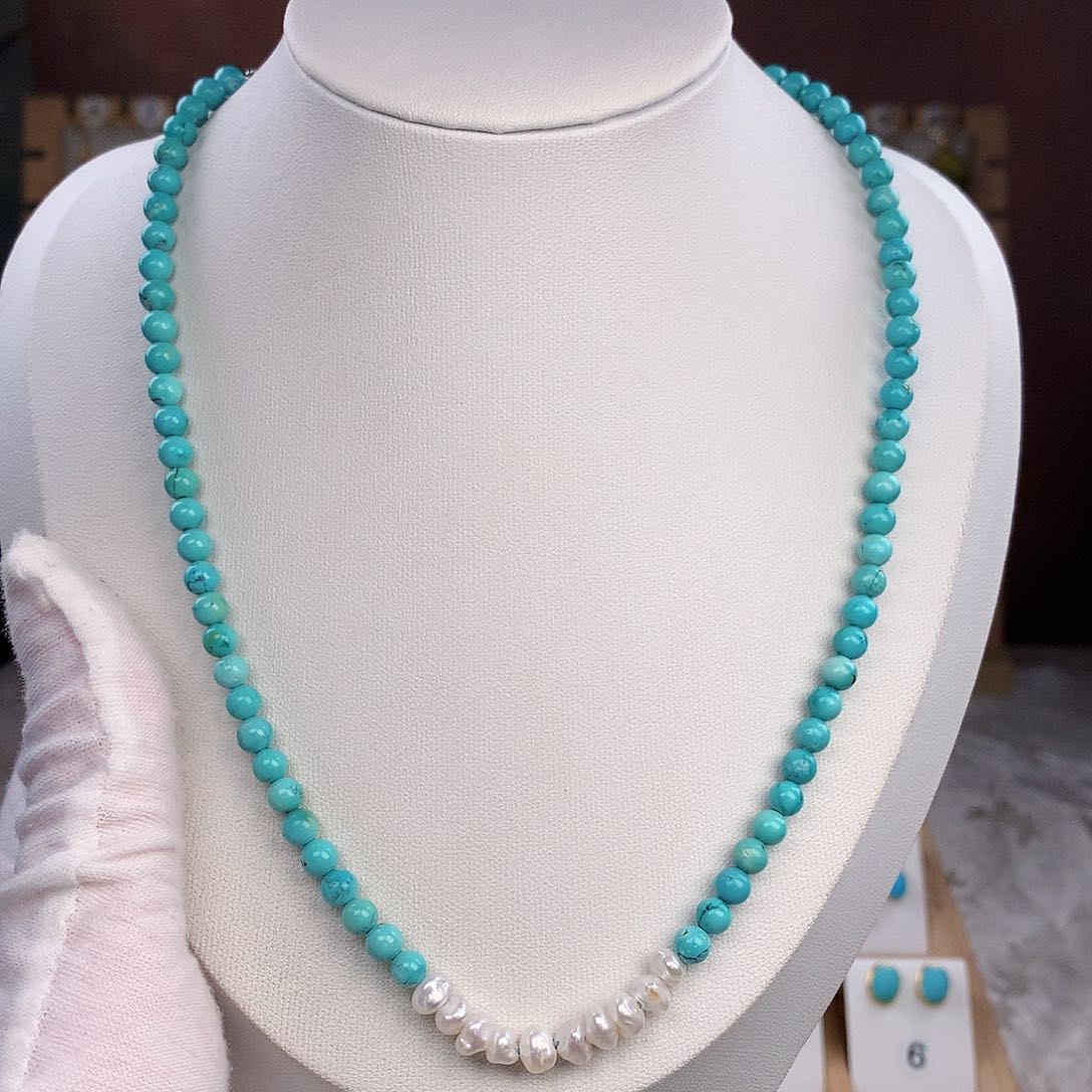 绿松石颈饰未镶嵌