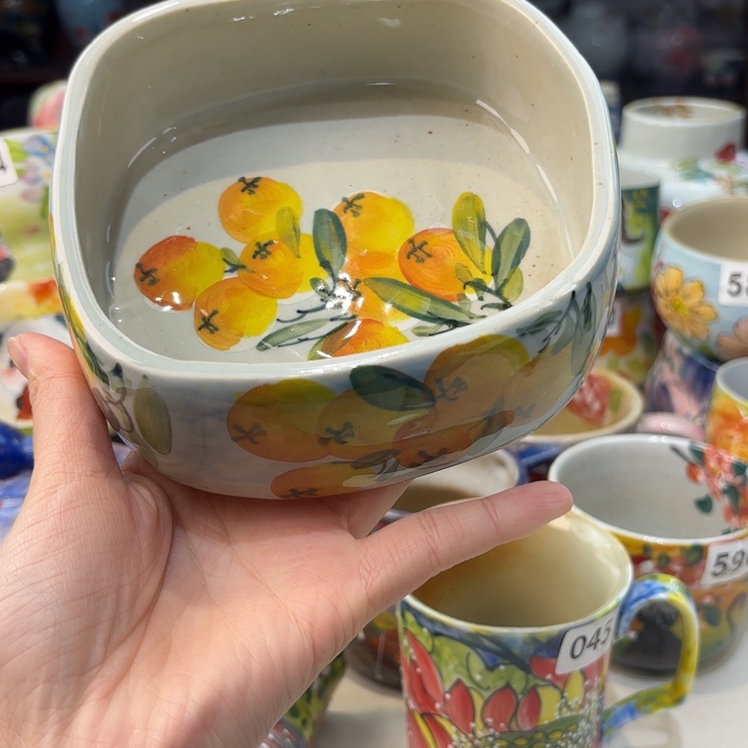 瓷片。。。兔兔好可爱啊好