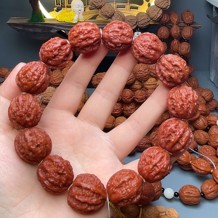 文玩核桃吊坠火麒麟