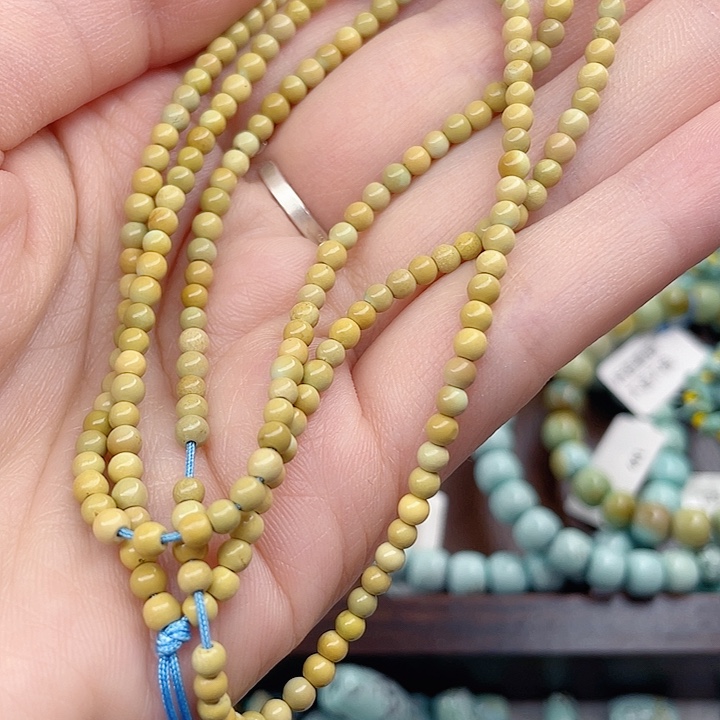 绿松石未镶嵌颈饰