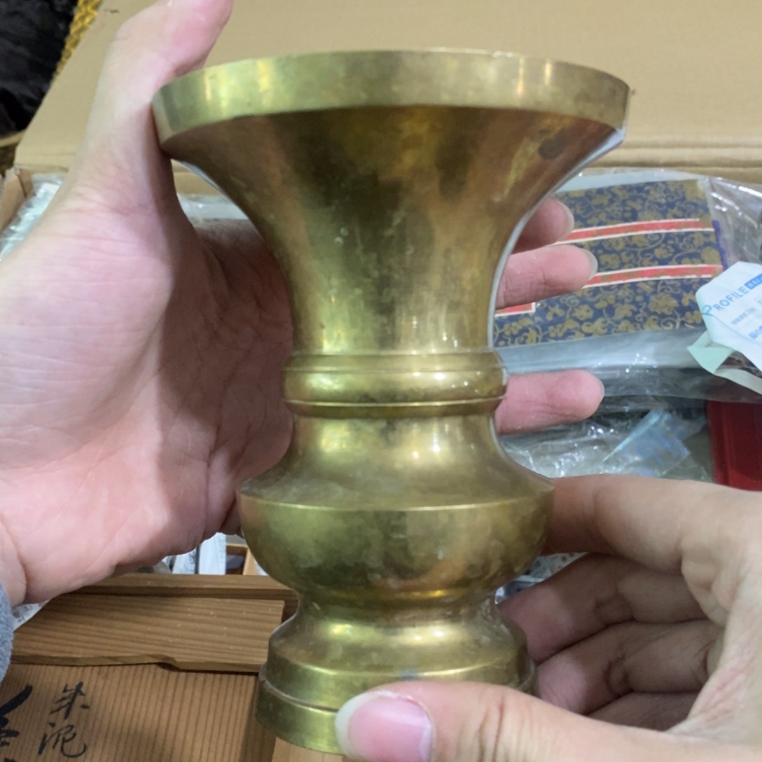 壶的一个红酒经济斤斤计较