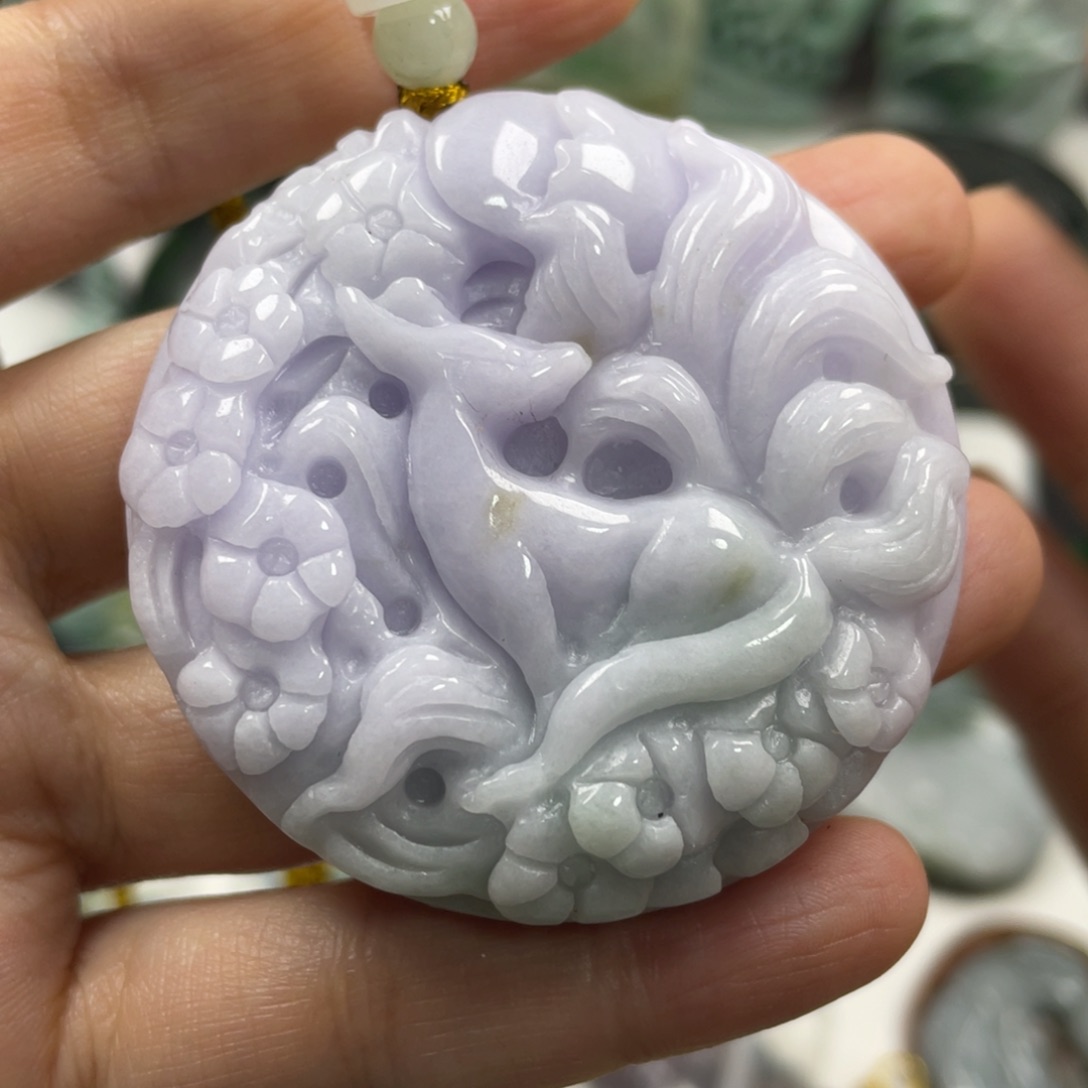 翡翠未镶嵌颈饰牌子