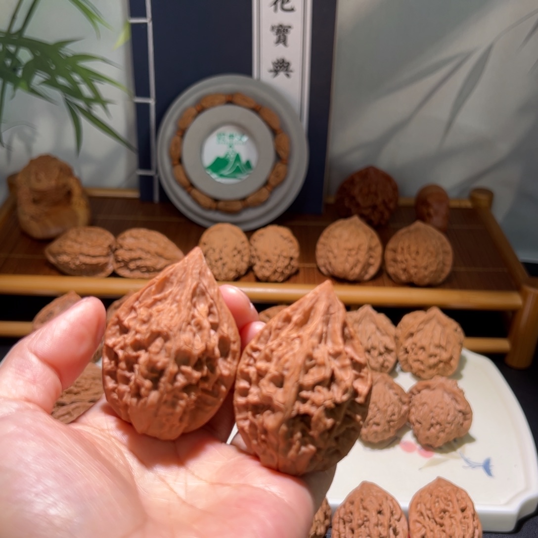 燚***坤文玩核桃把件凌霄