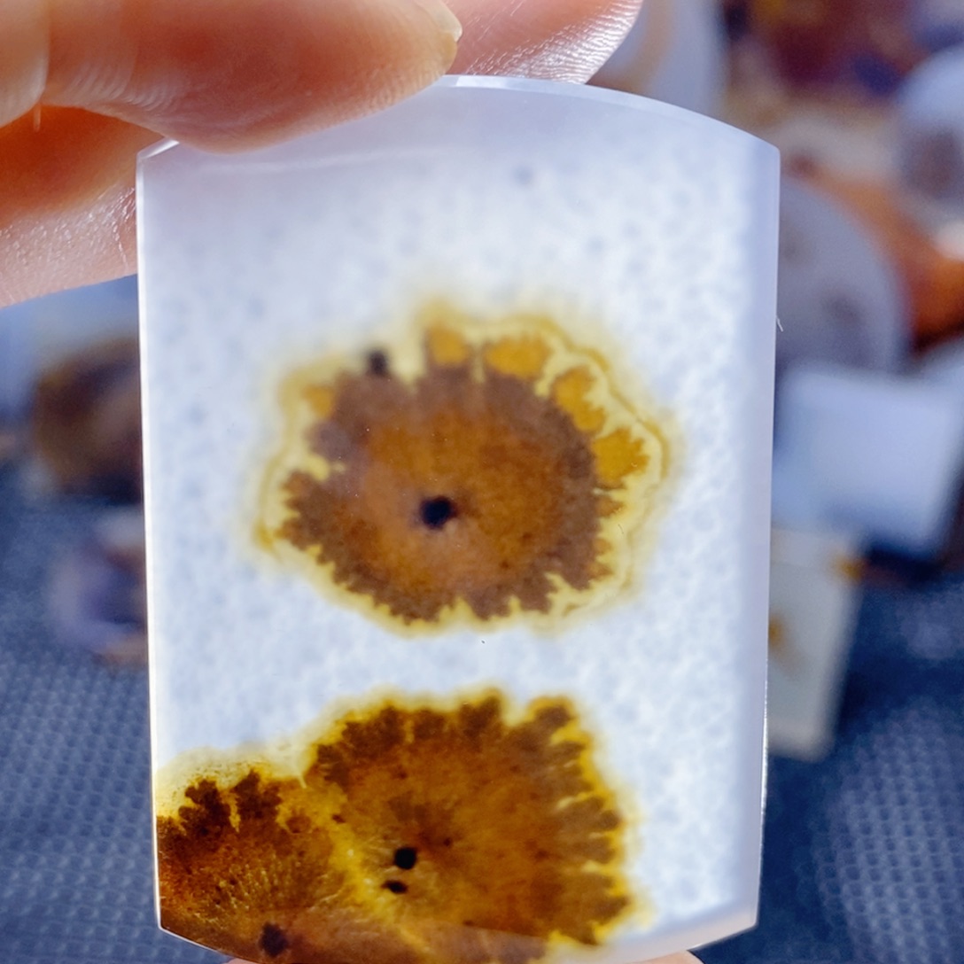 玛瑙/玉髓未镶嵌珠宝奇石