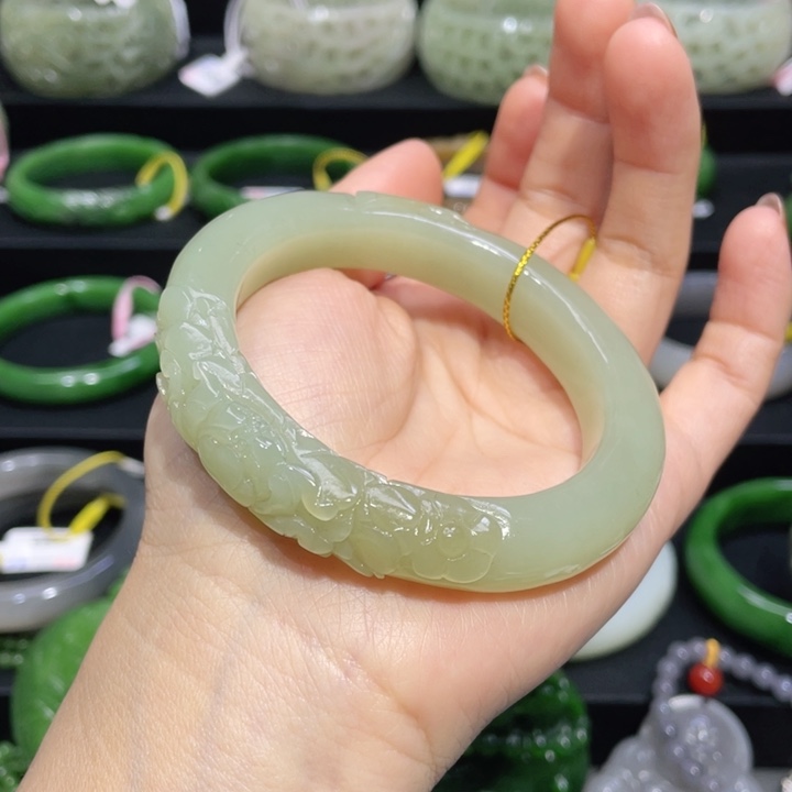 和田玉手镯56圈口 编号93未镶嵌