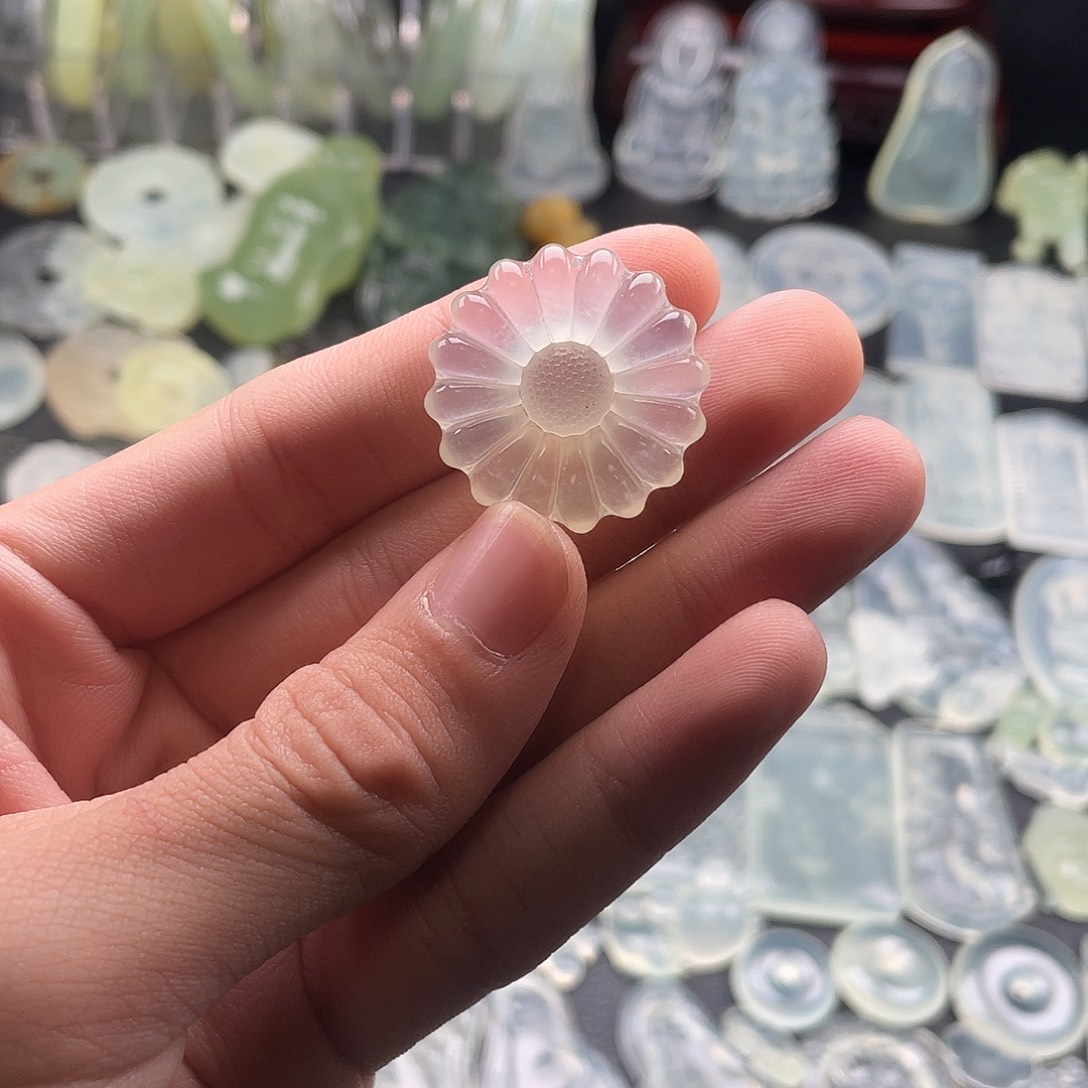 蛇纹石玉颈饰未镶嵌