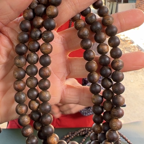 沉香手串乌身红土29克卡0.8多样性发1条