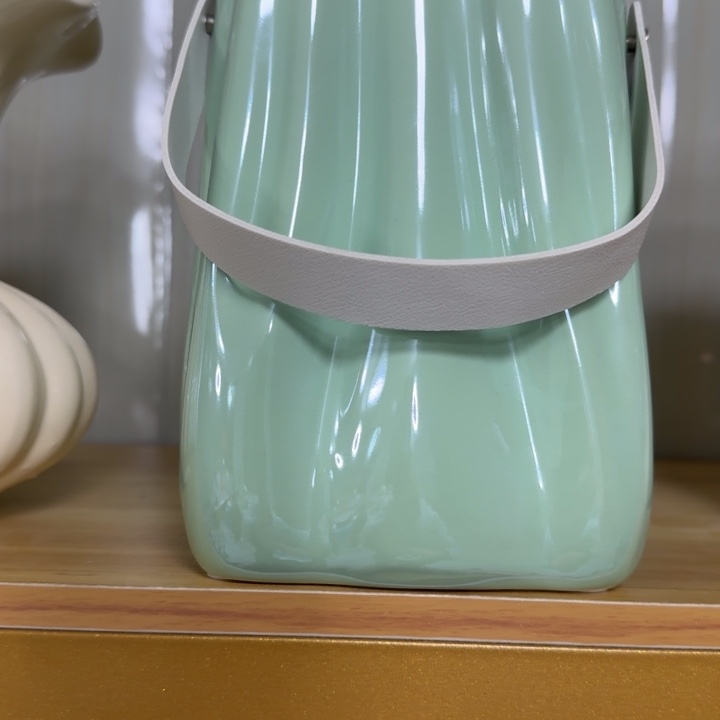 一***洛好看的花瓶你值得拥有