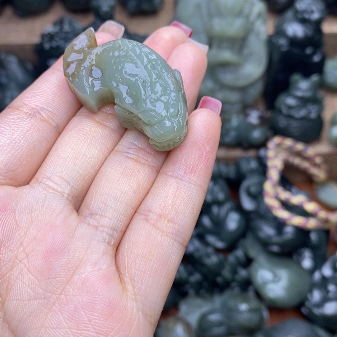 颈饰未镶嵌和田玉