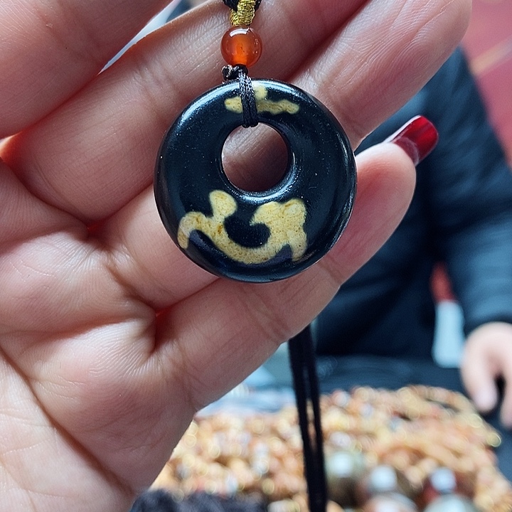 玛瑙/玉髓颈饰合金