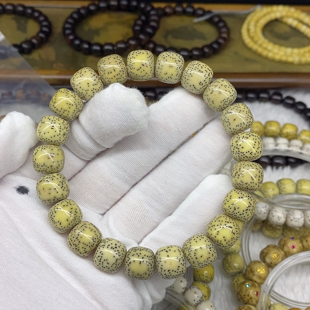 星月菩提手串M**G11玉化