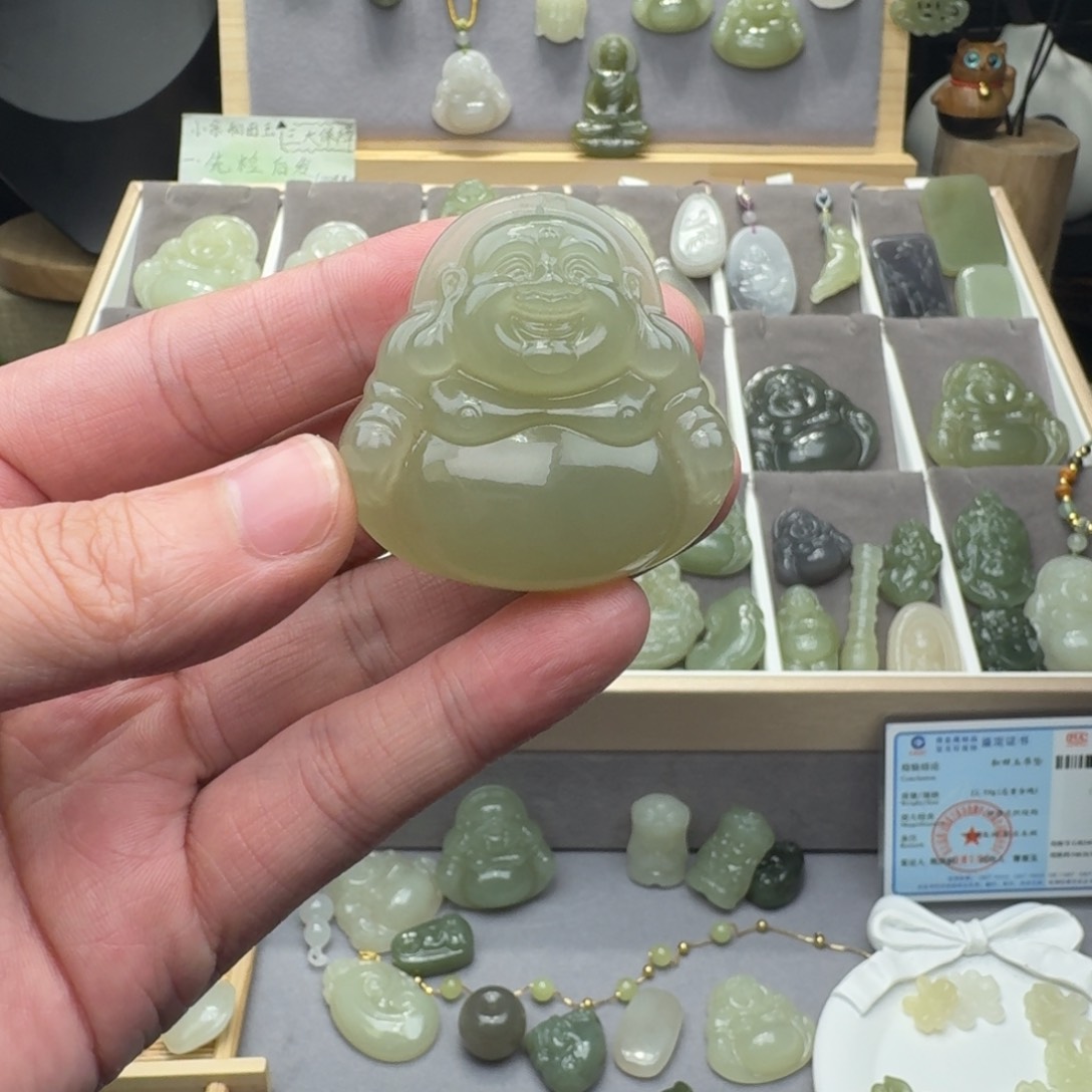 和田玉颈饰未镶嵌