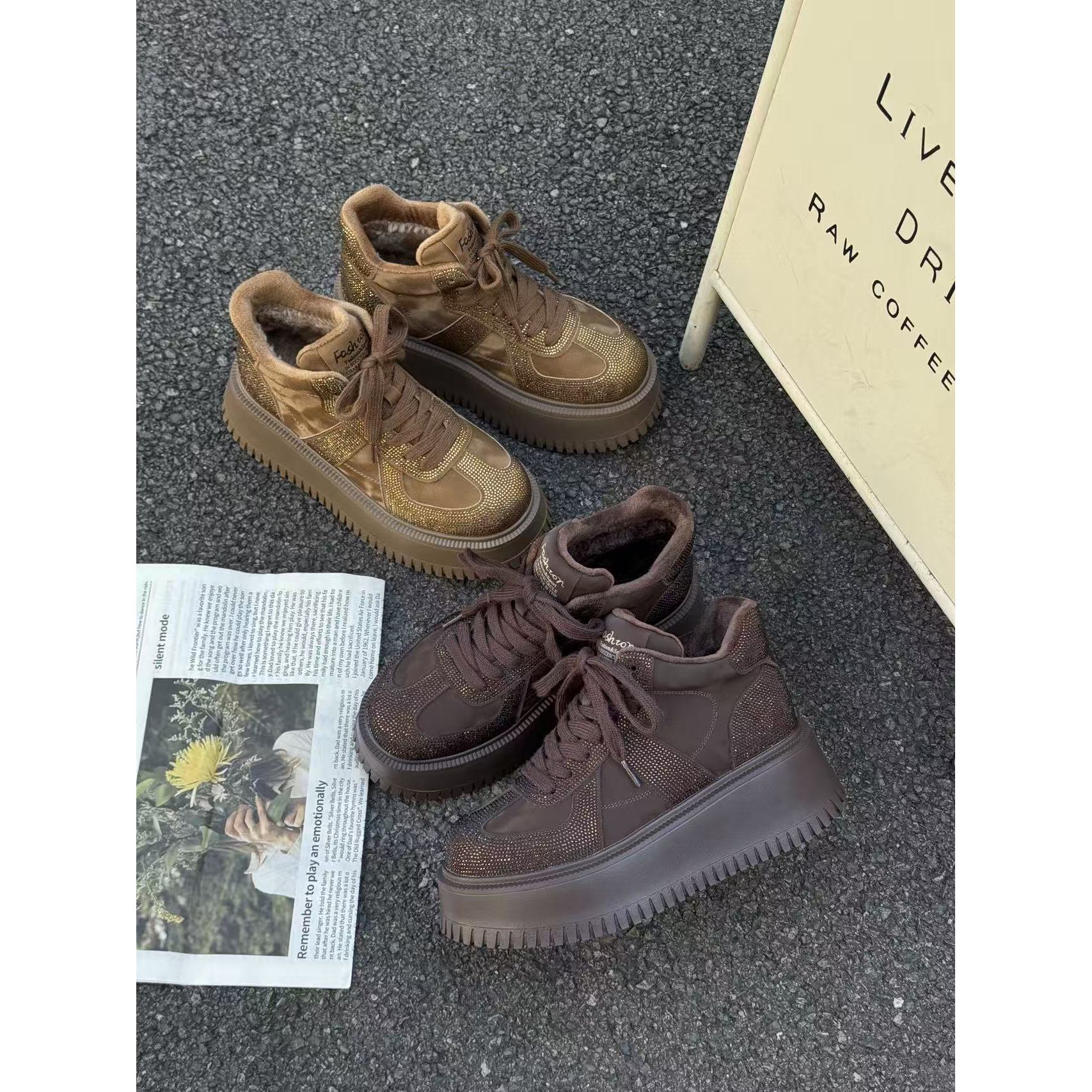 新款气质百搭潮流女士{大棉}休闲鞋B/CC/7103