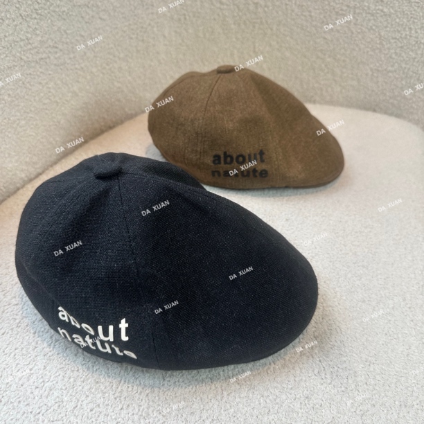 /D.X/2025四季款侧边字母漫画家帽/JDB1182