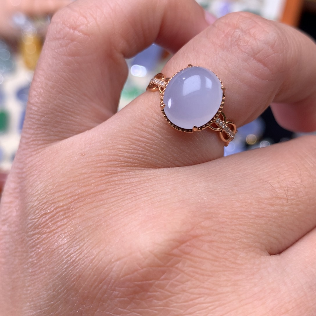 18K金镶嵌戒指翡翠蛋面戒指