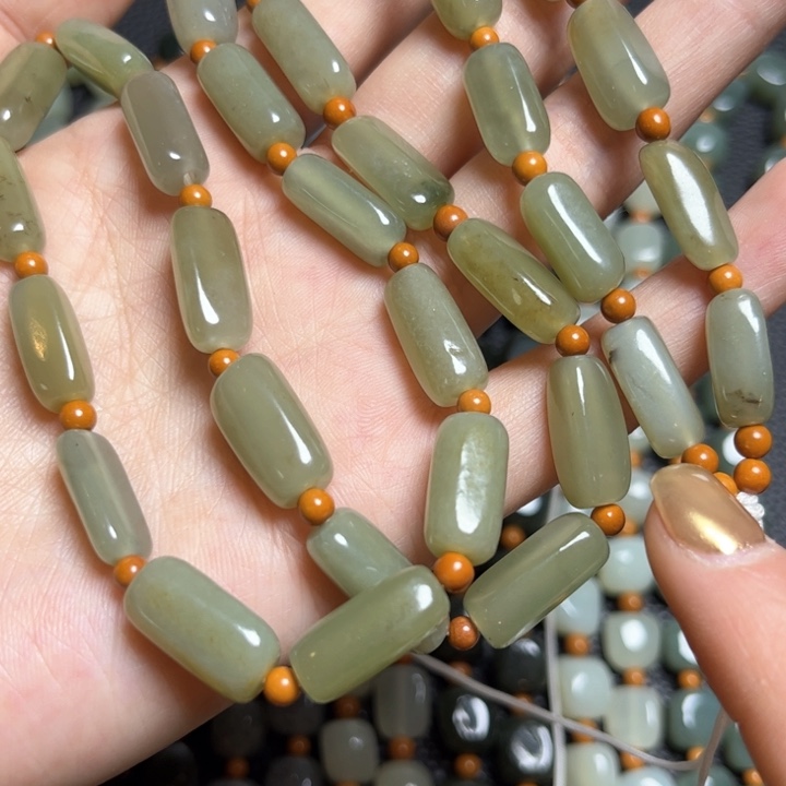 和田玉颈饰未镶嵌