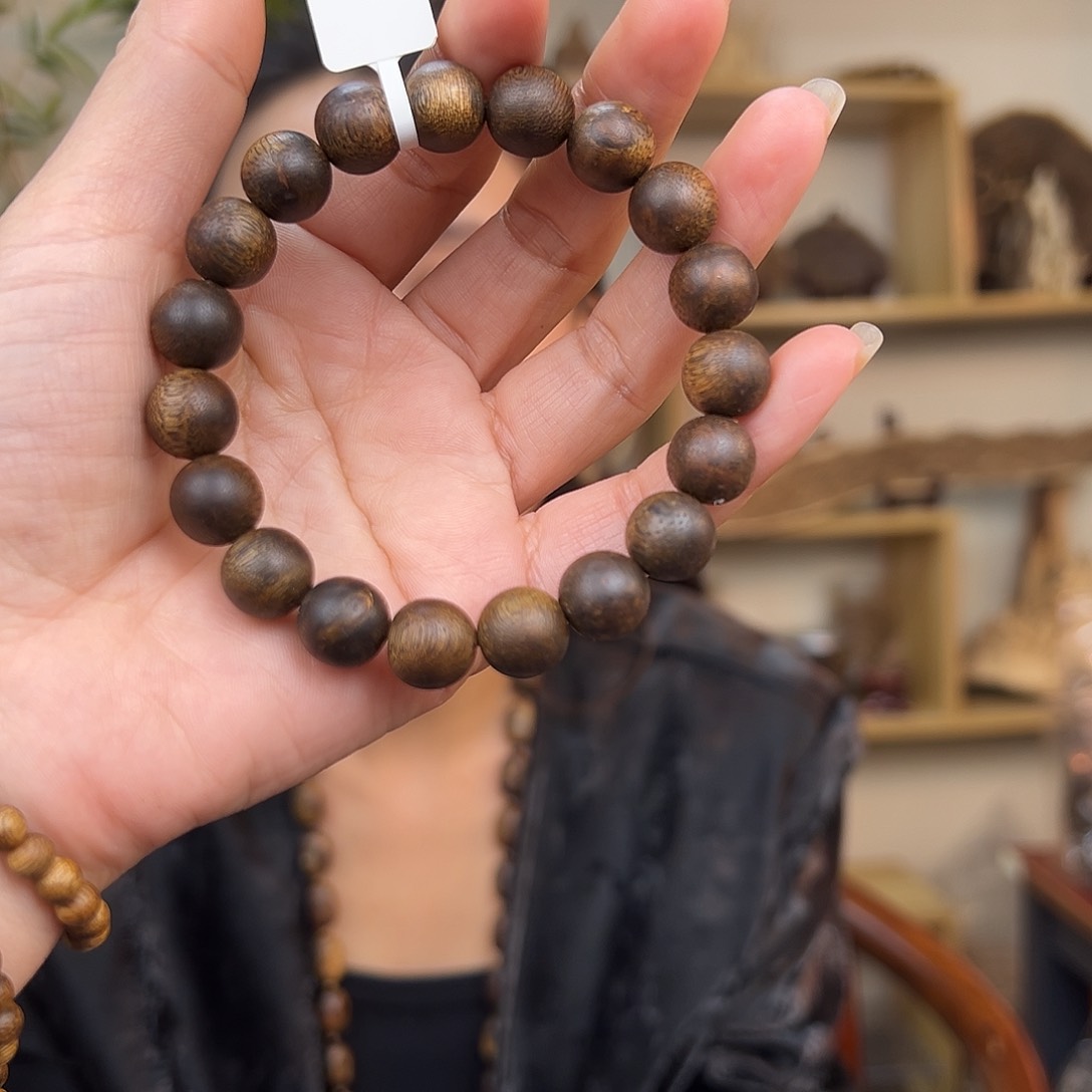 沉香手串海南莺歌绿奇楠流油王单圈一条1.1mm