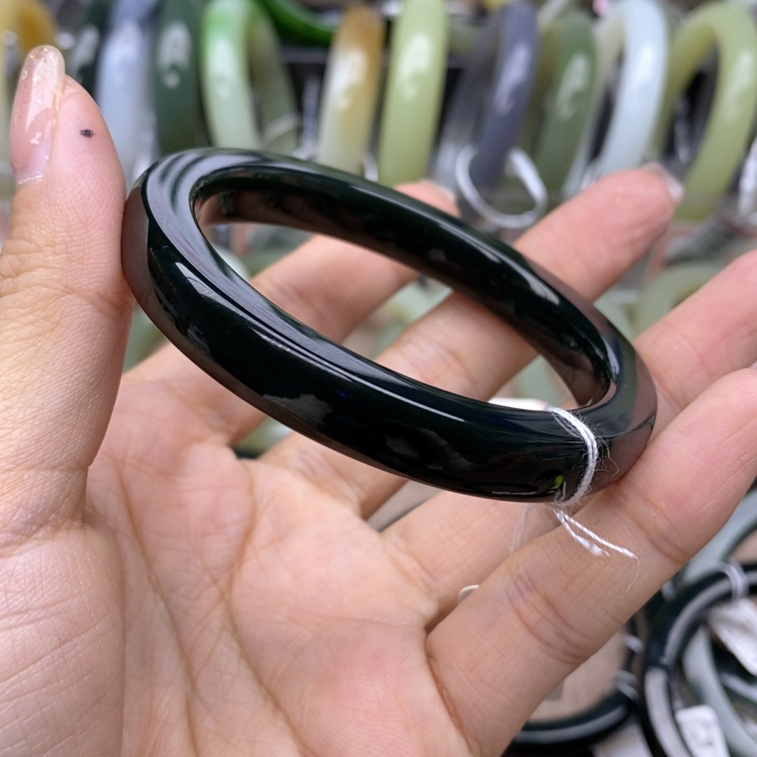 和田玉手镯未镶嵌鎕*?卡54