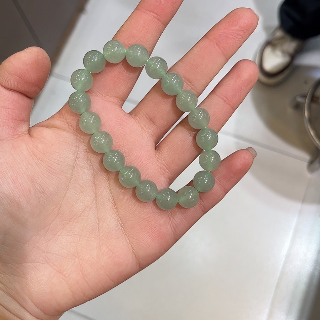 未镶嵌东陵石手串微****?卡10