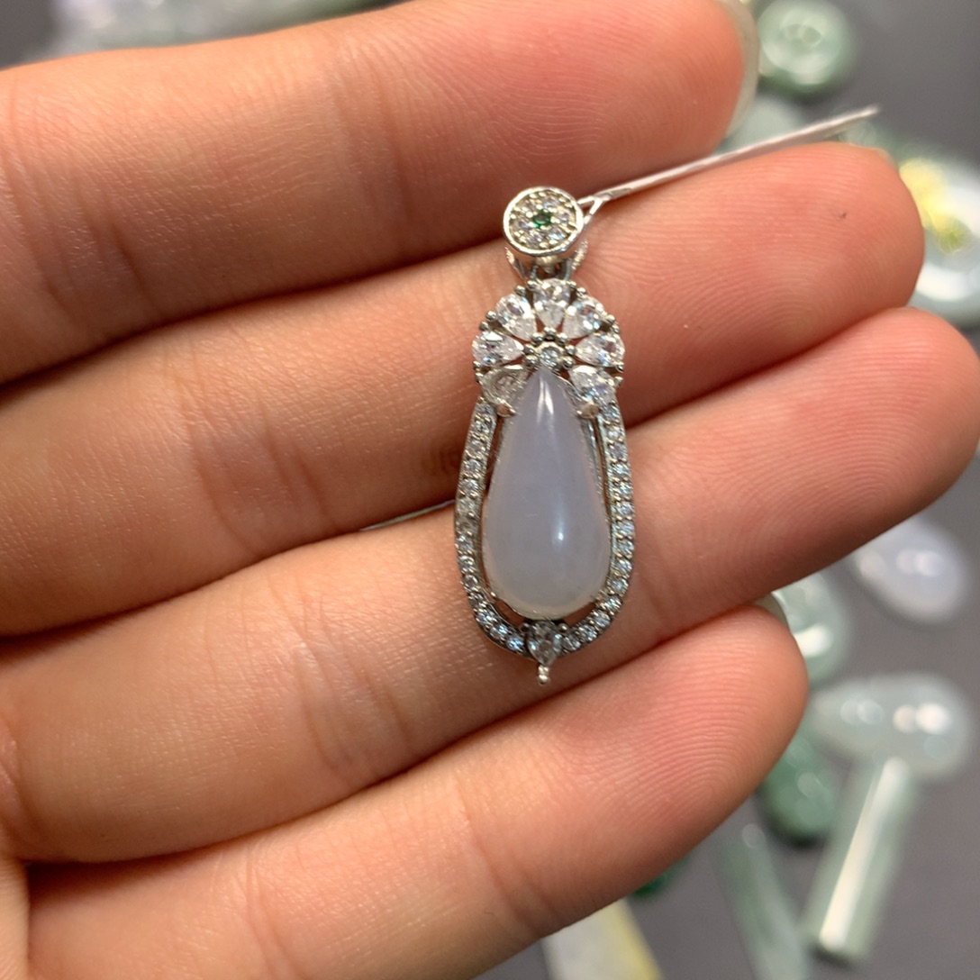 翡翠裸石翡翠首饰