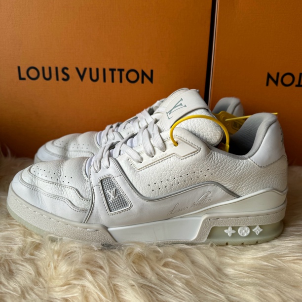 95新 LouisVuitton/路易威登 42码 Trainer 白水泥 时尚板鞋