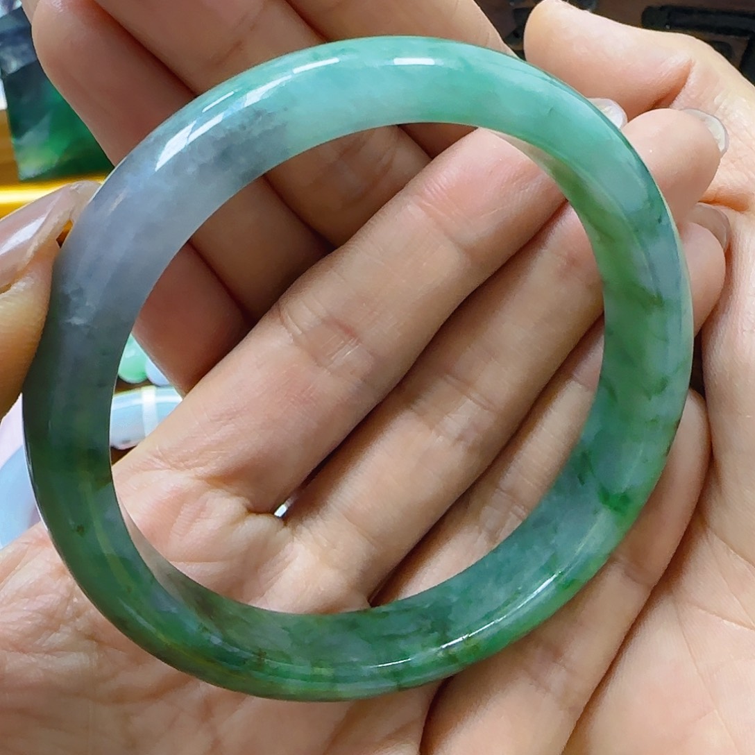翡翠手镯未镶嵌七*主翡翠550