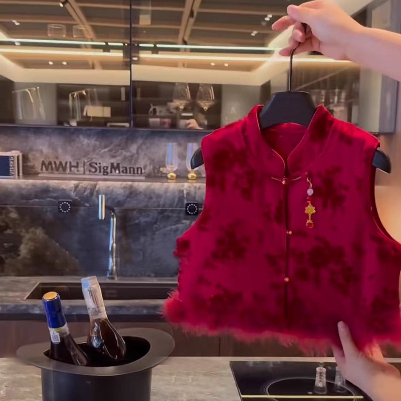 新中式儿童改良版汉服旗袍女童国风喜庆红毛绒下摆立领背心拜年服