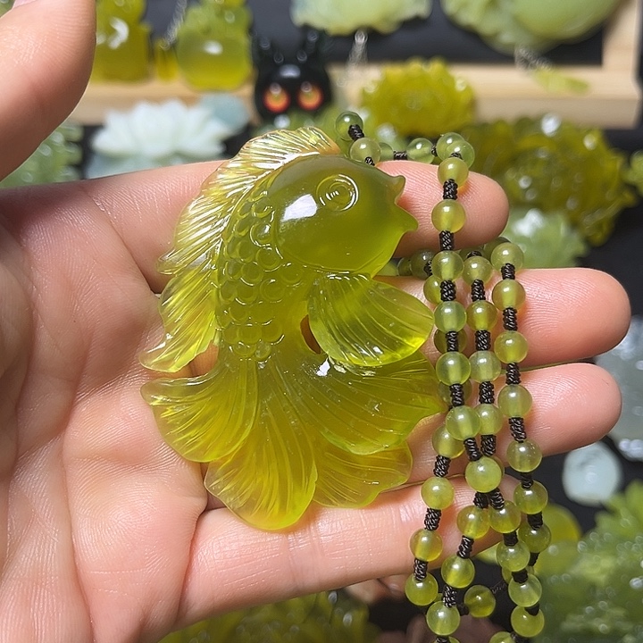 蛇纹石玉未镶嵌颈饰