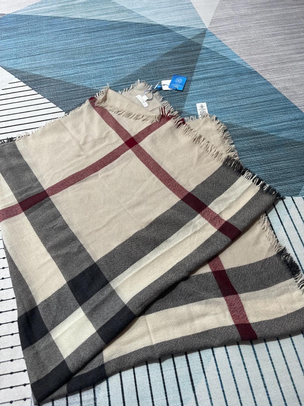 95新 BURBERRY/博柏利 米色格纹方巾披肩100*100