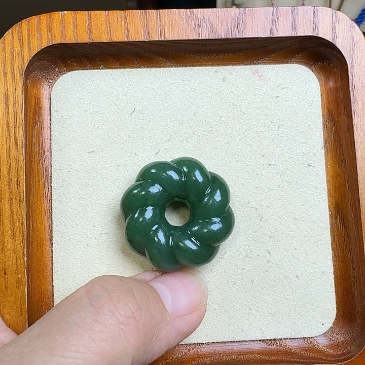 和田玉未镶嵌吊坠(不含链)