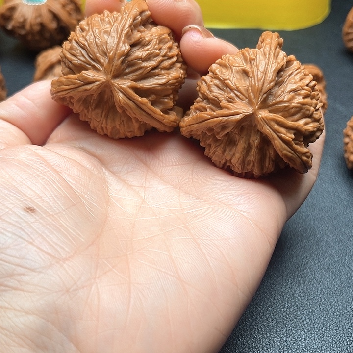 平***乐核桃43尺白狮子拼接三棱