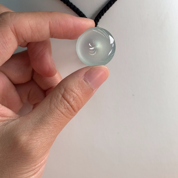 翡翠挂件未镶嵌….