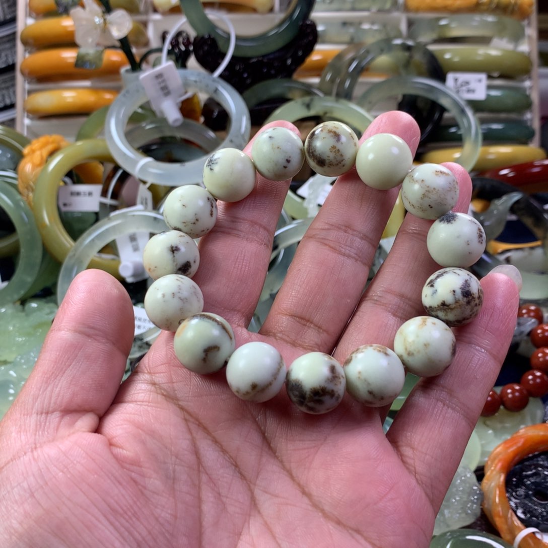 蛇纹石玉手串未镶嵌