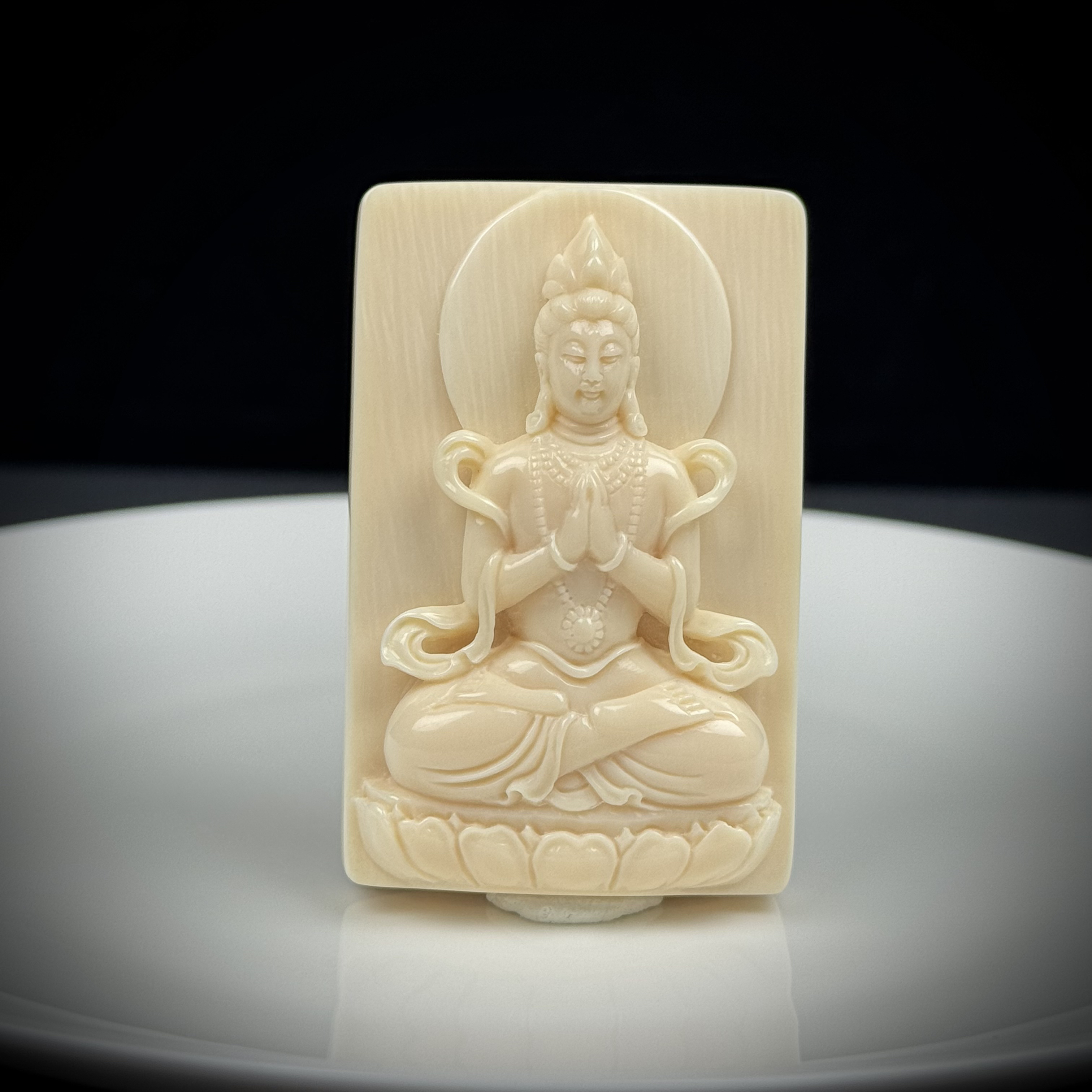 Z12-22天然猛犸牙 雕刻观音35*55*14mm一物一图 假一罚十