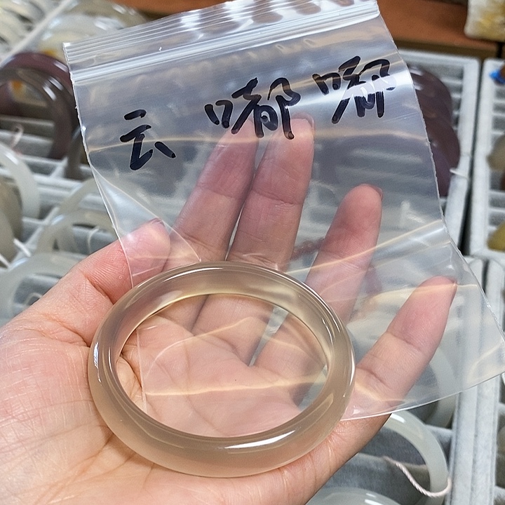 云****玛瑙/玉髓未镶嵌珠宝半成品