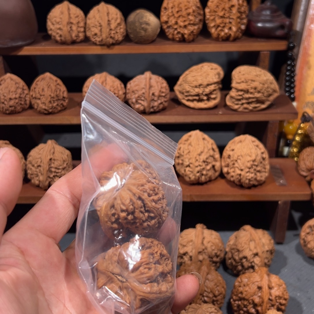 C***e文玩核桃吊坠南疆石43全品