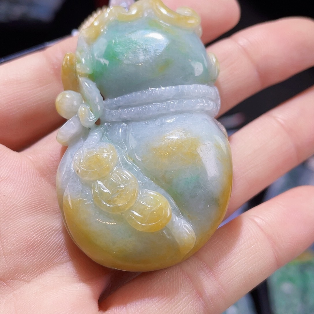 颈饰未镶嵌翡翠芳一