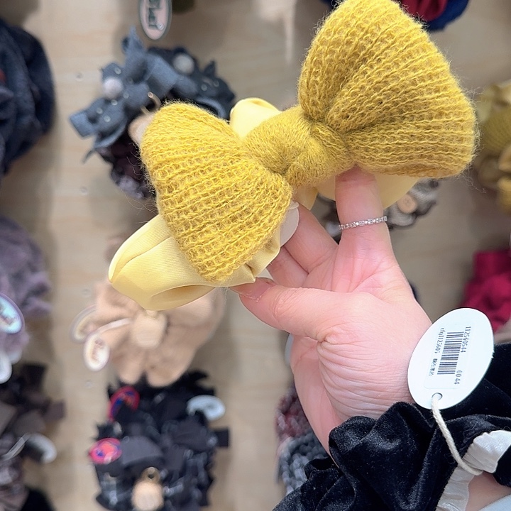 黄色毛线蝴蝶结缎面发圈