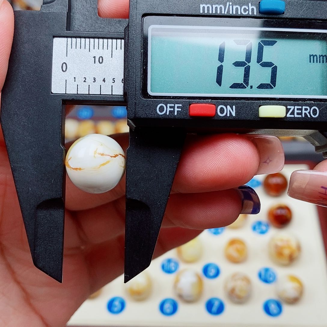 未镶嵌蜜蜡裸石蜜蜡