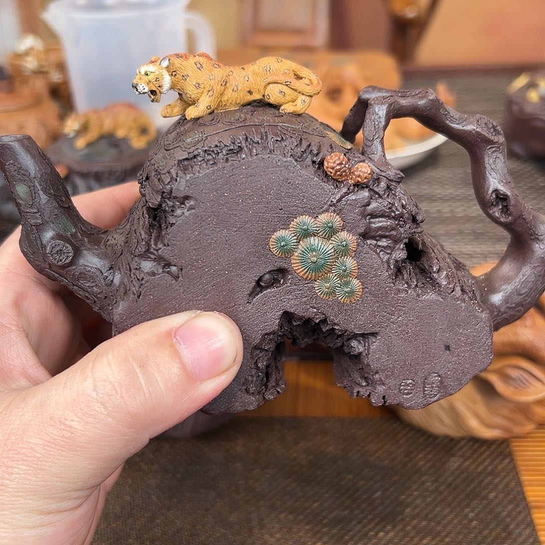 紫砂茶杯执****.豹子个健健康康快快