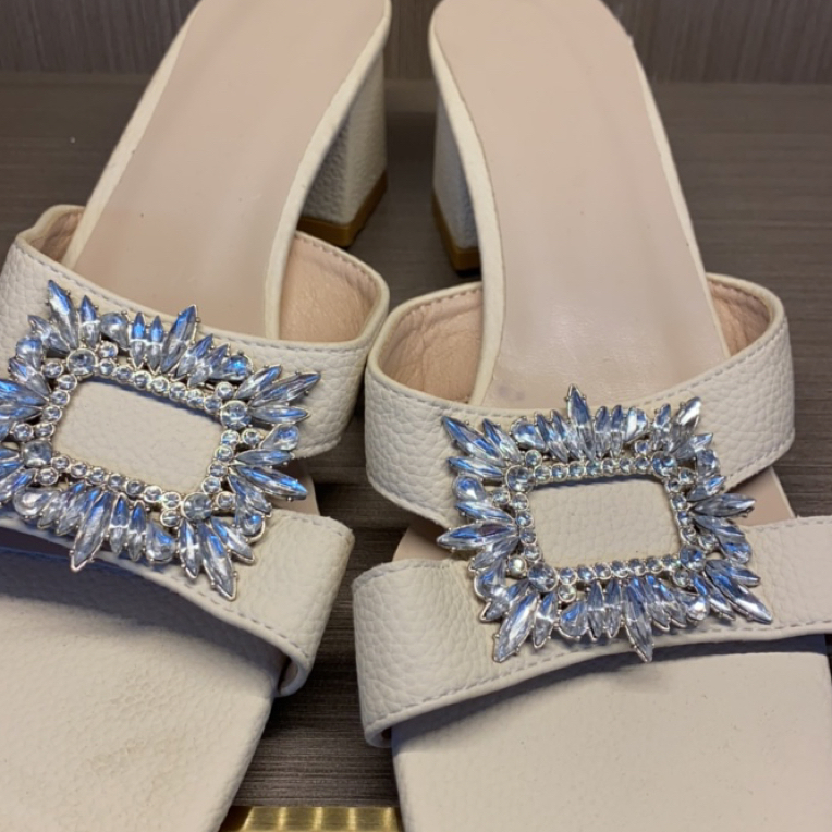 编号41女士鞋子直播间为准