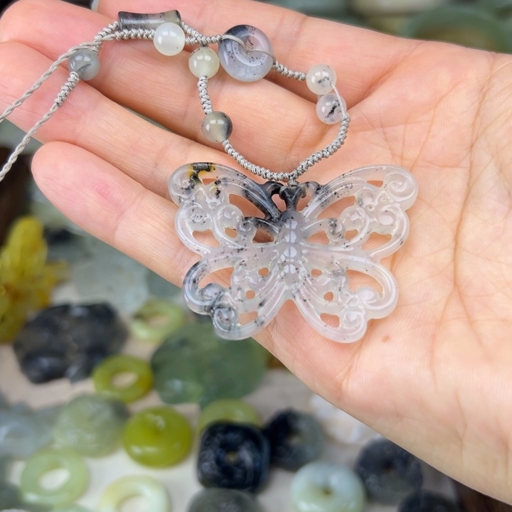 蛇纹石玉未镶嵌颈饰