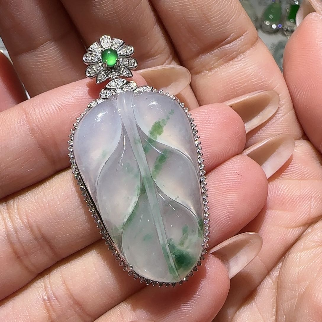 【闪购商品】颈饰18K金镶嵌翡翠天然