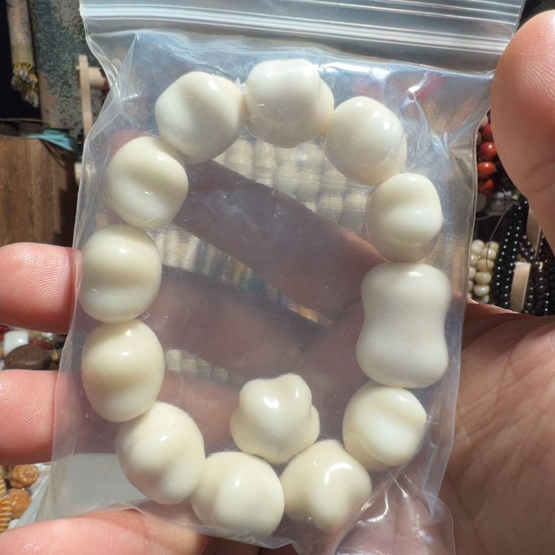 木ᴛ****g牙果原果雕刻星星