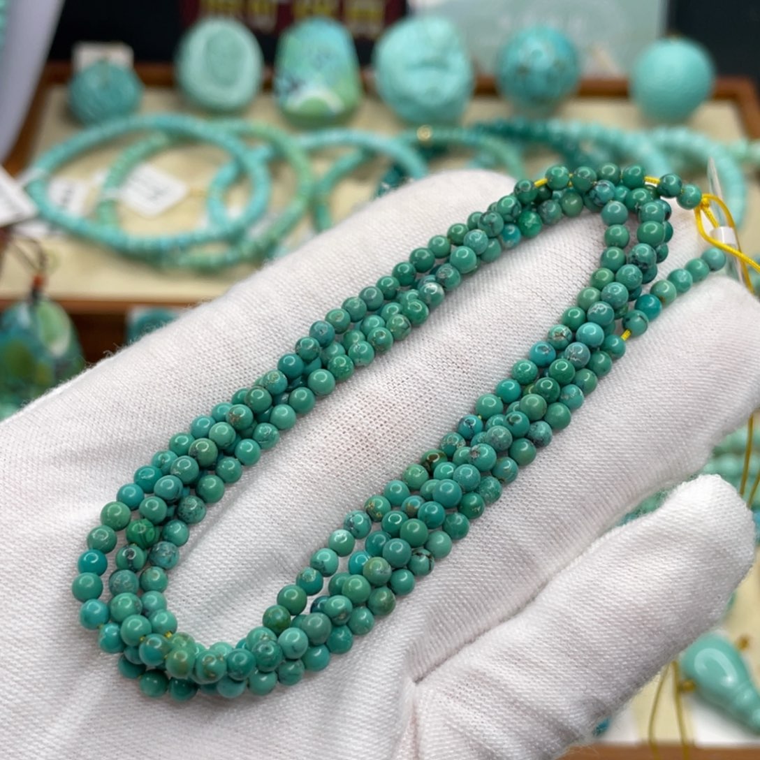 绿松石未镶嵌颈饰